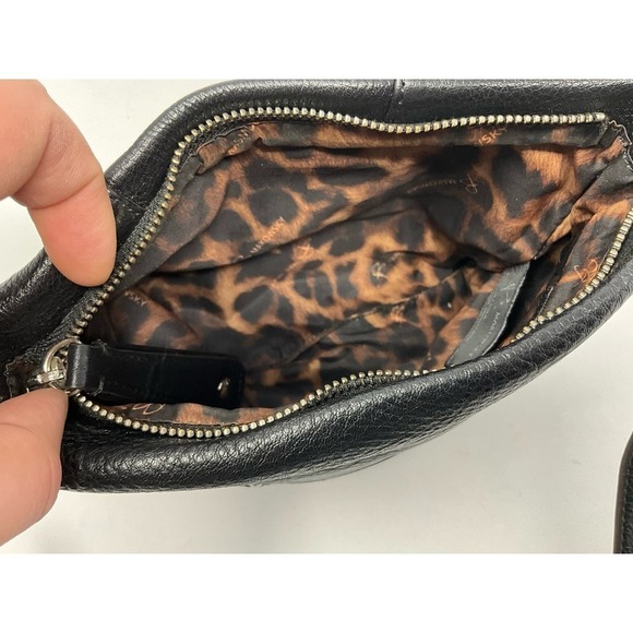 B. Makowsky Black Leather Inner Pocket Crossbody Strap Women's Shoulder Handbag - Picture 4 of 5